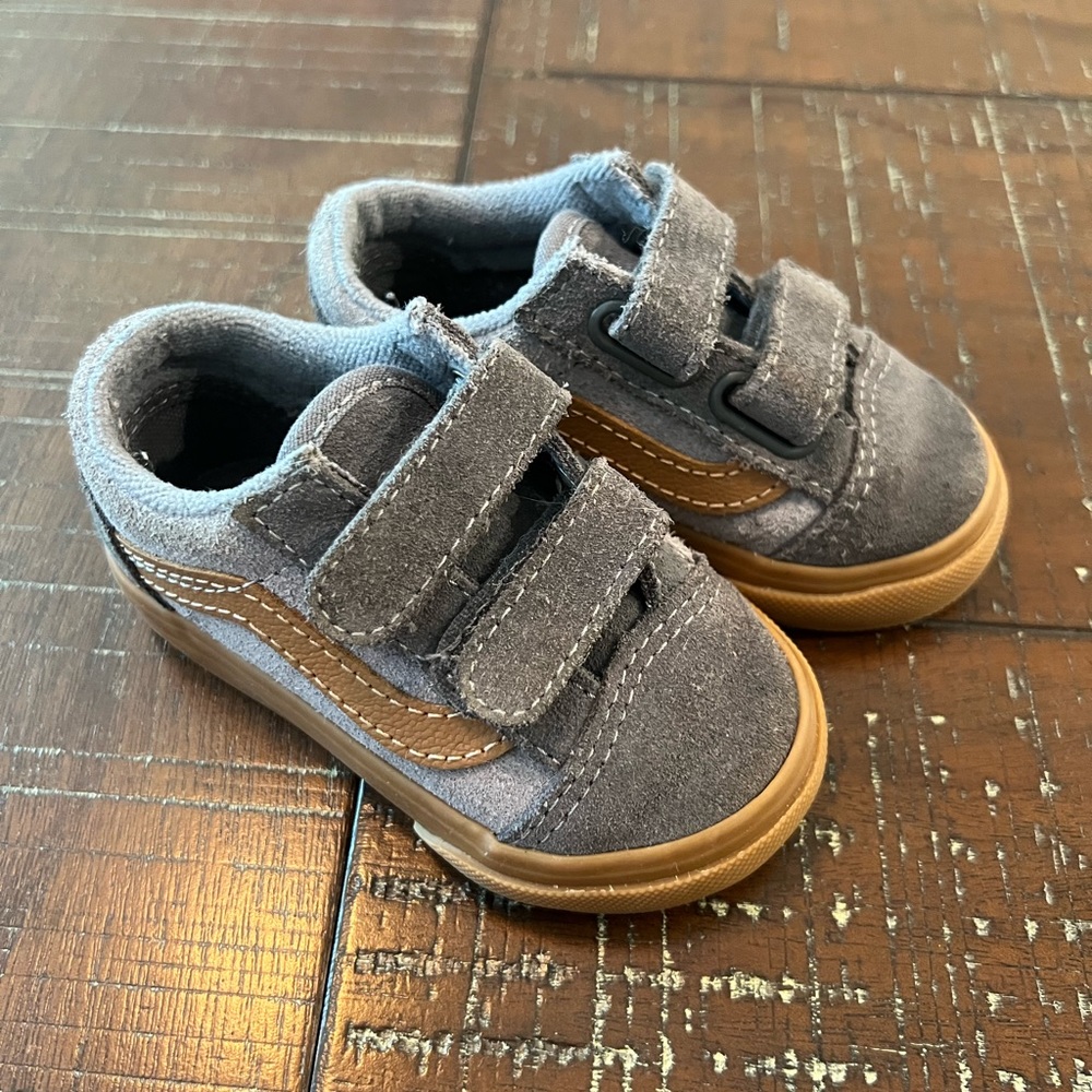 Vans Kids Old Skool V Grey Suede, Gum Sole